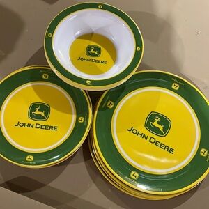 John Deere plastic plates and bowls set of 12
